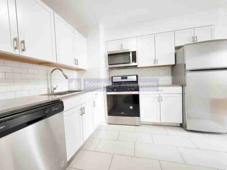 3333 Broadway - Photo 5 of 10