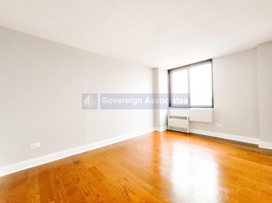 3333 Broadway - Photo 6 of 10