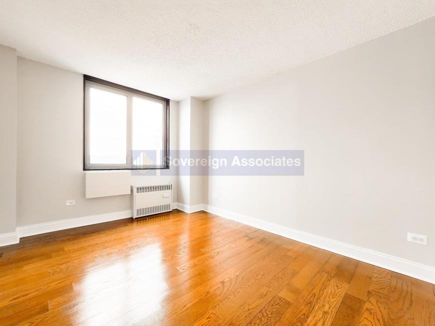 3333 Broadway - Photo 7 of 10