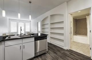 127 E Riverside Dr #E1 - Photo 1 of 1