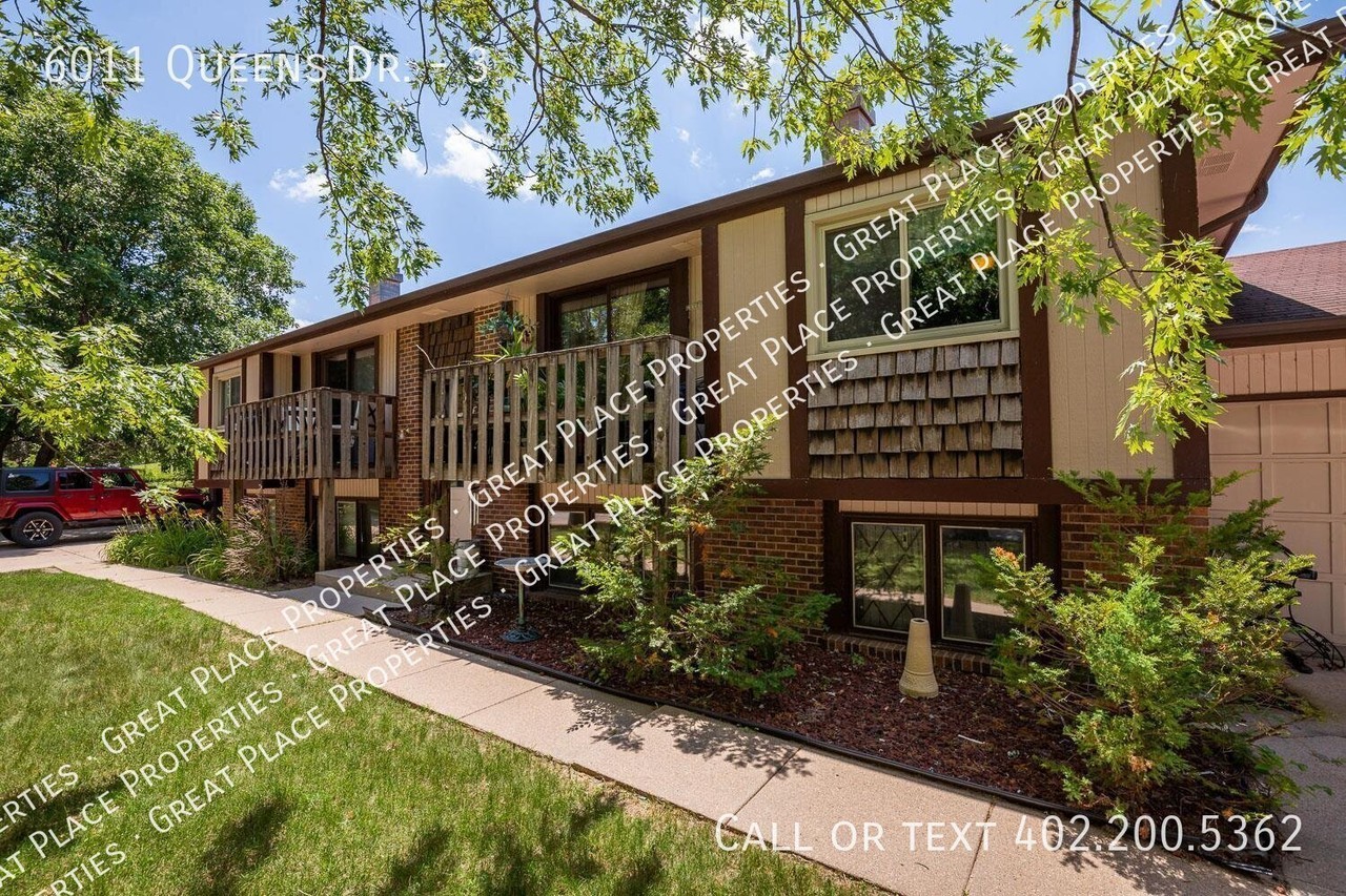 6011 Queens Dr #3 - Photo 6 of 31