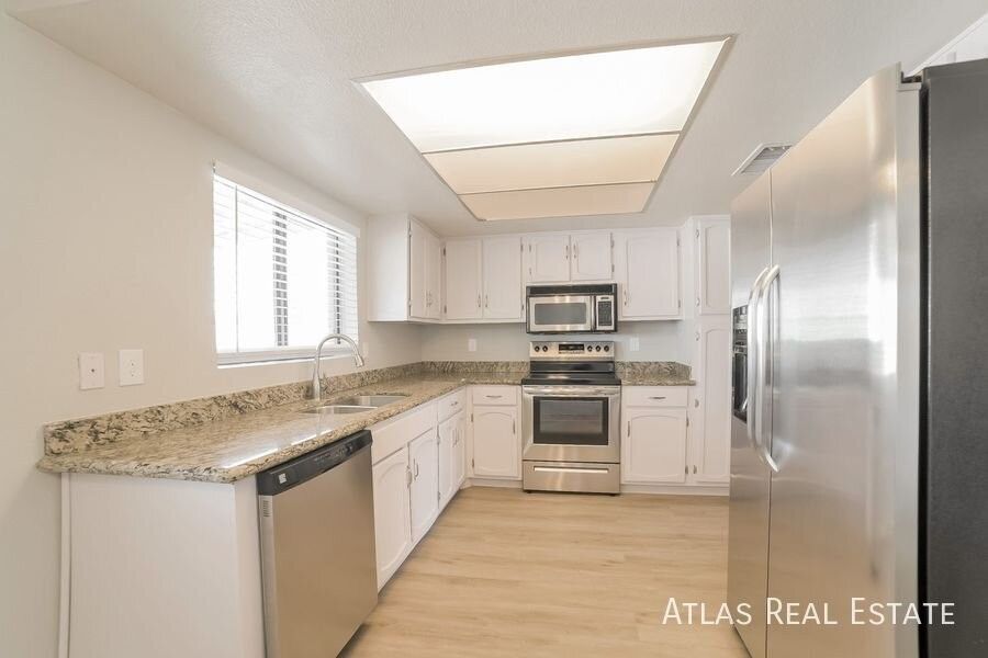 5006 W Torrey Pines Cir - Photo 4 of 21