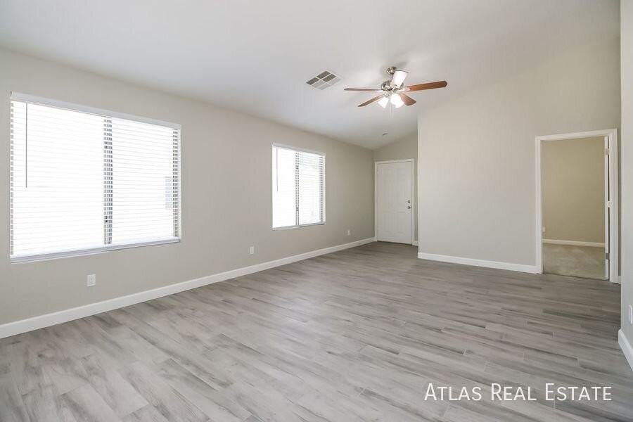 2472 W Wrangler Way - Photo 3 of 22