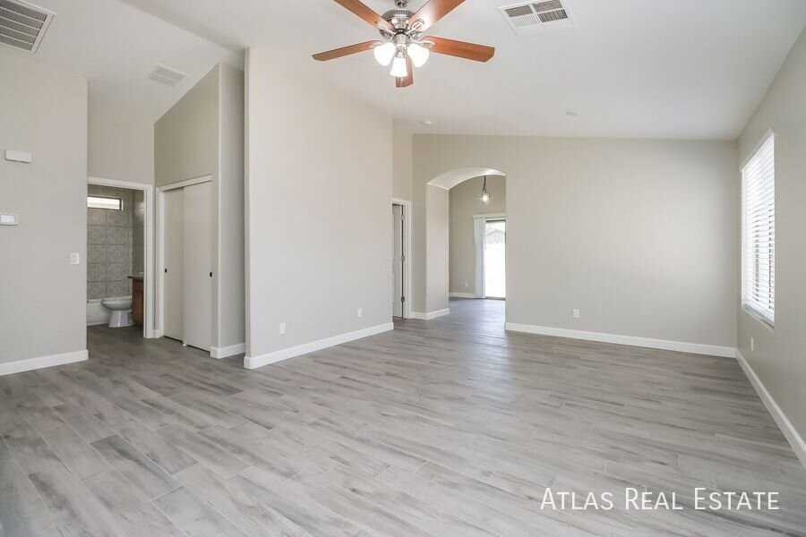 2472 W Wrangler Way - Photo 4 of 22