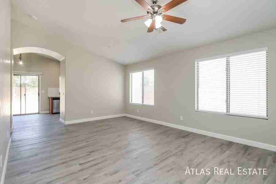 2472 W Wrangler Way - Photo 5 of 22