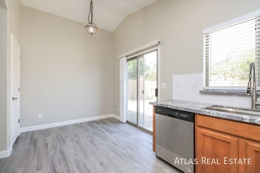 2472 W Wrangler Way - Photo 6 of 22
