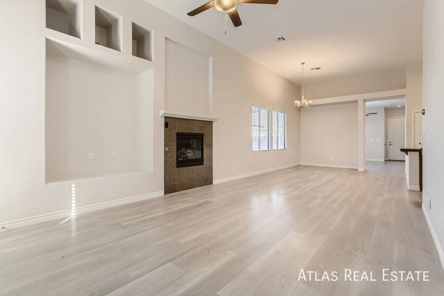 9121 Little Horse Ave - Photo 4 of 17