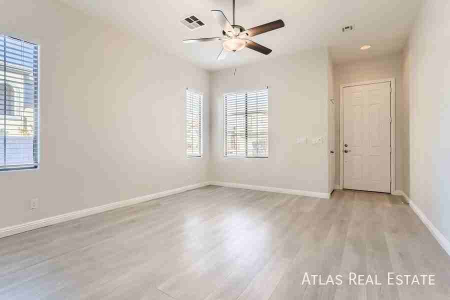 9121 Little Horse Ave - Photo 6 of 17