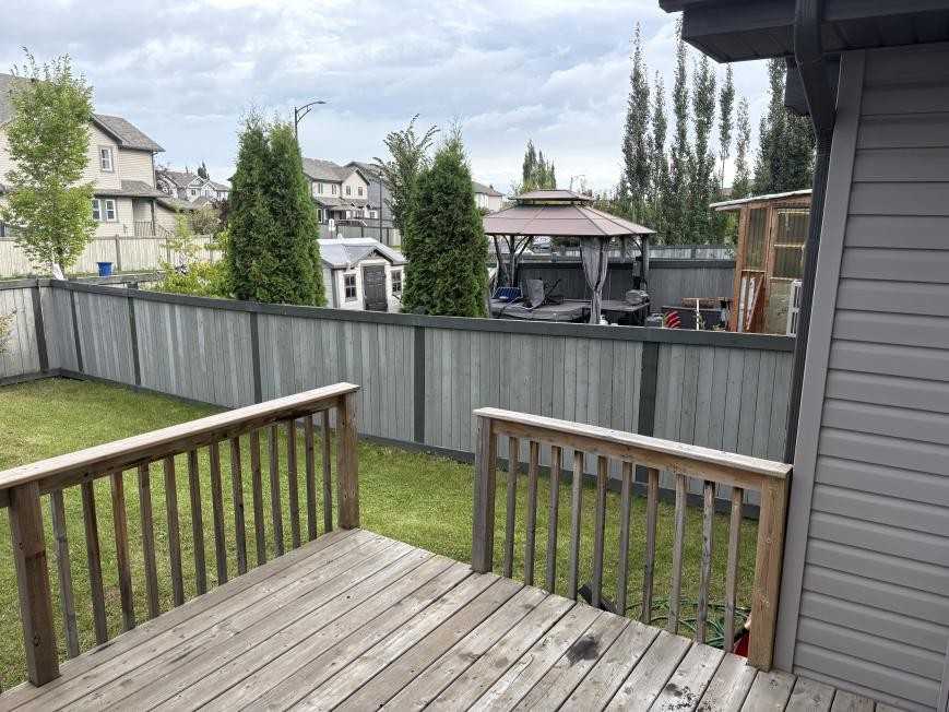 605 175a St Sw - Photo 2 of 4