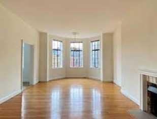 162 Trenton St - Photo 2 of 5