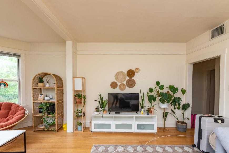 3413 N Elaine Pl - Photo 2 of 10