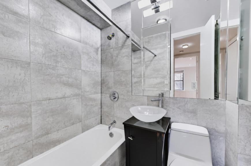 156 Prince St - Photo 7 of 10