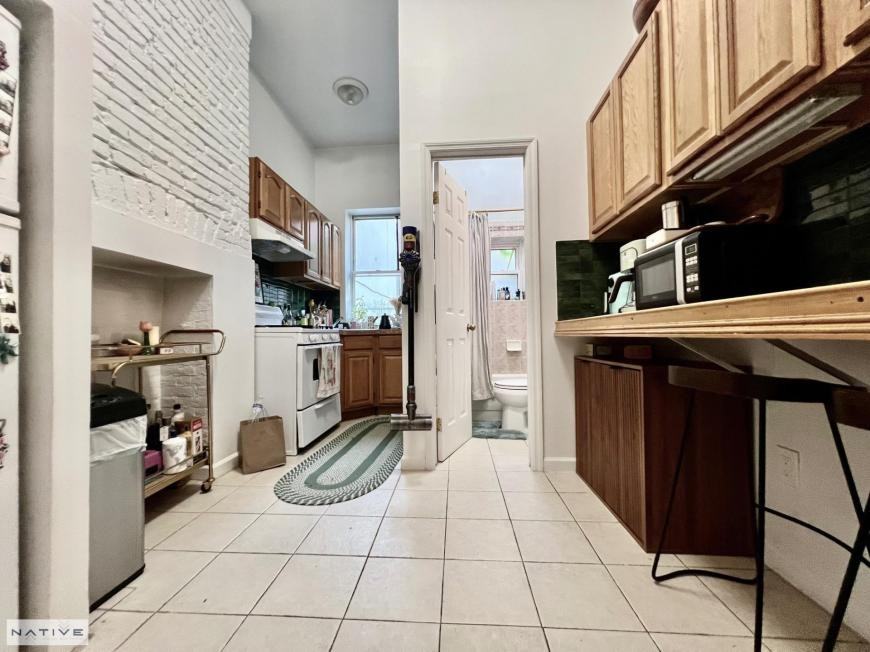 165 India St - Photo 5 of 8