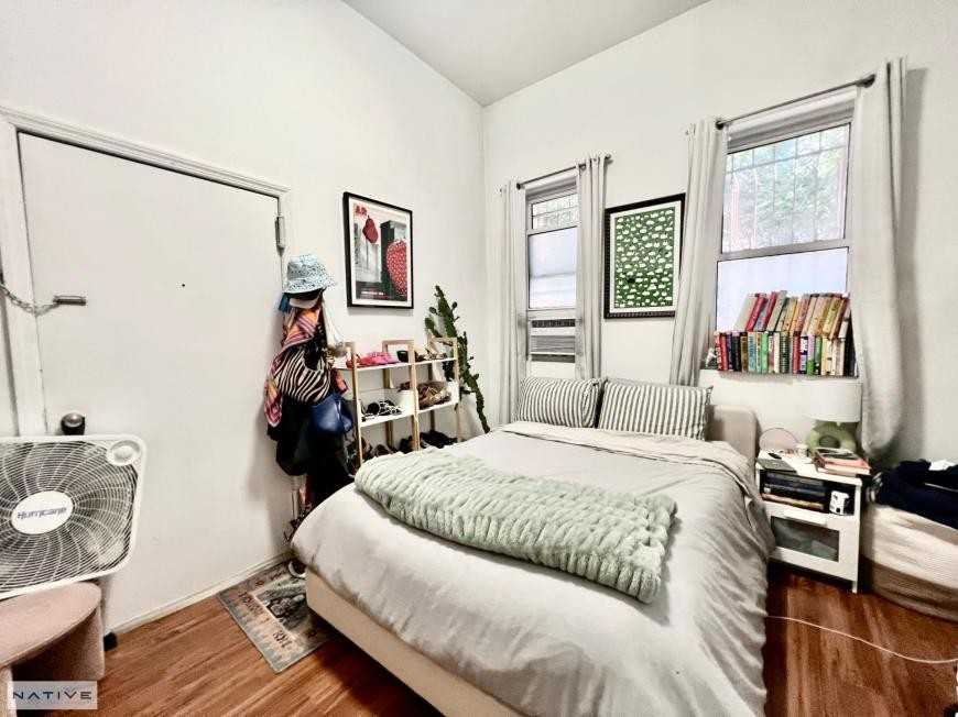 165 India St - Photo 6 of 8
