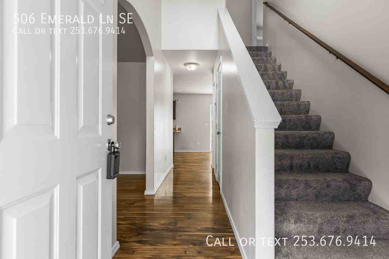 506 Emerald Ln Se - Photo 6 of 25