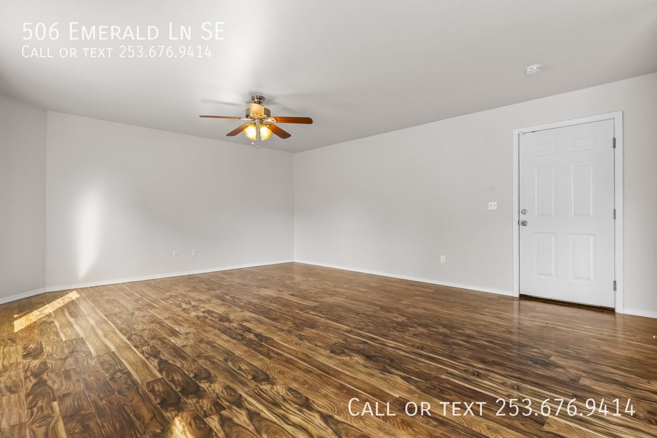506 Emerald Ln Se - Photo 7 of 25