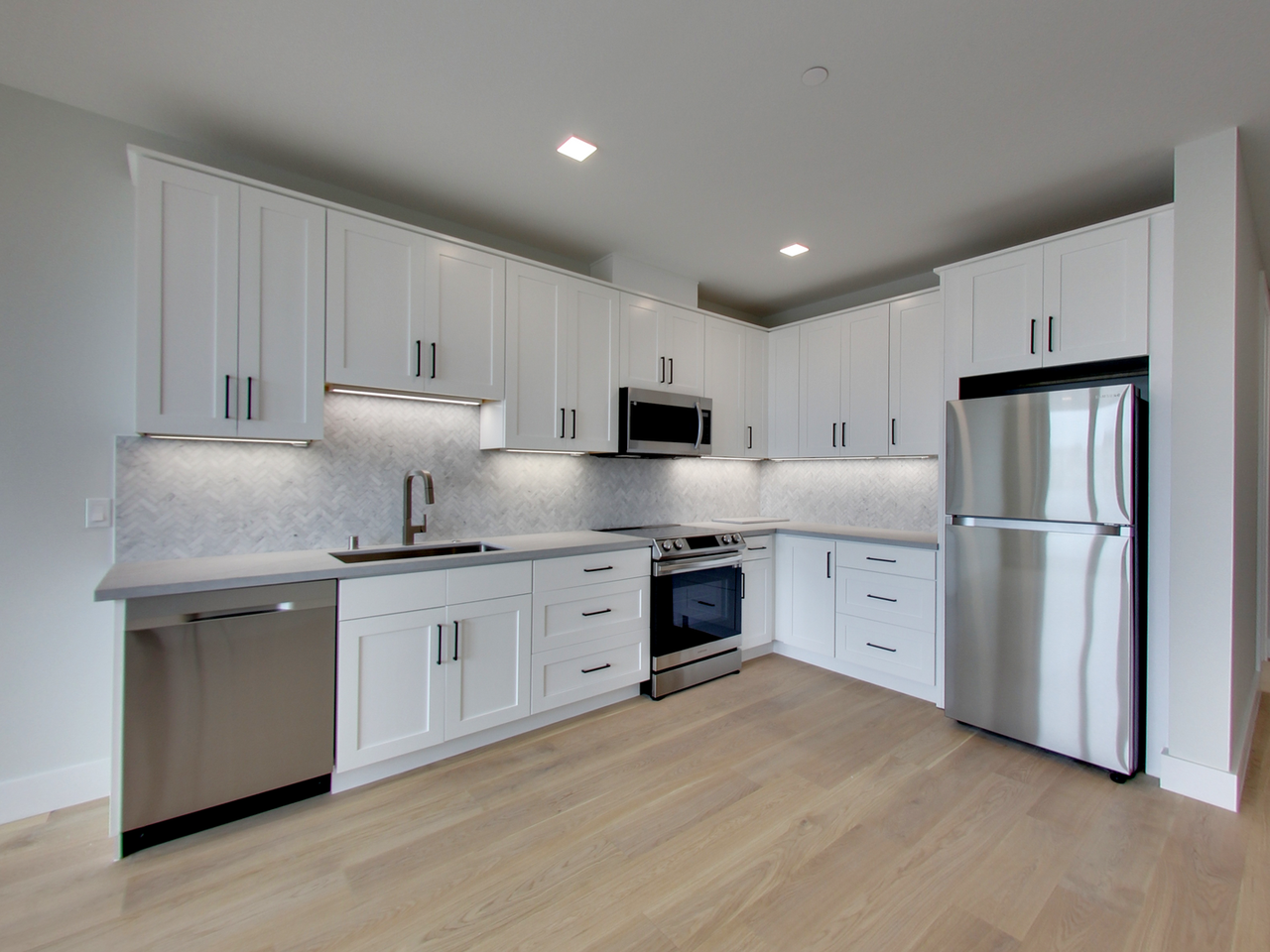 635 Fulton St #10 - Photo 6 of 20