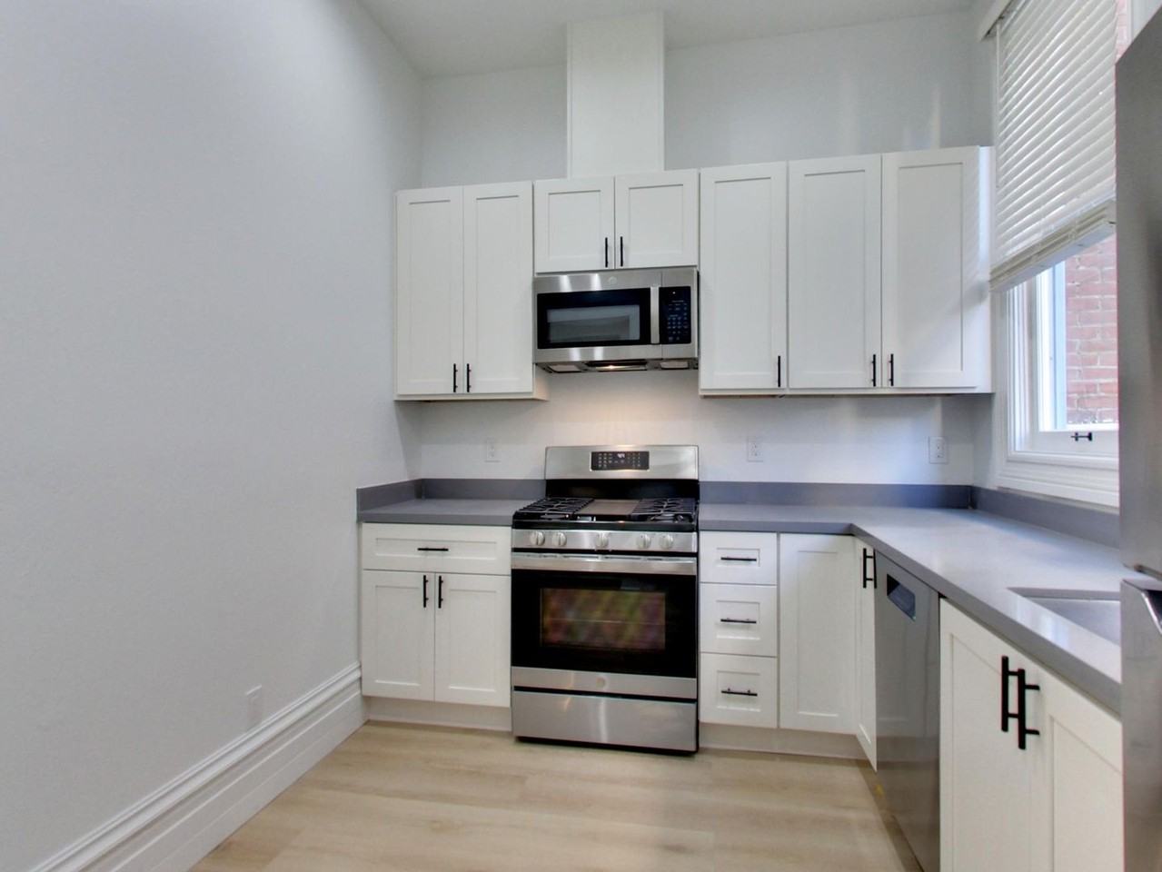 1086 Fulton St #2 - Photo 4 of 31