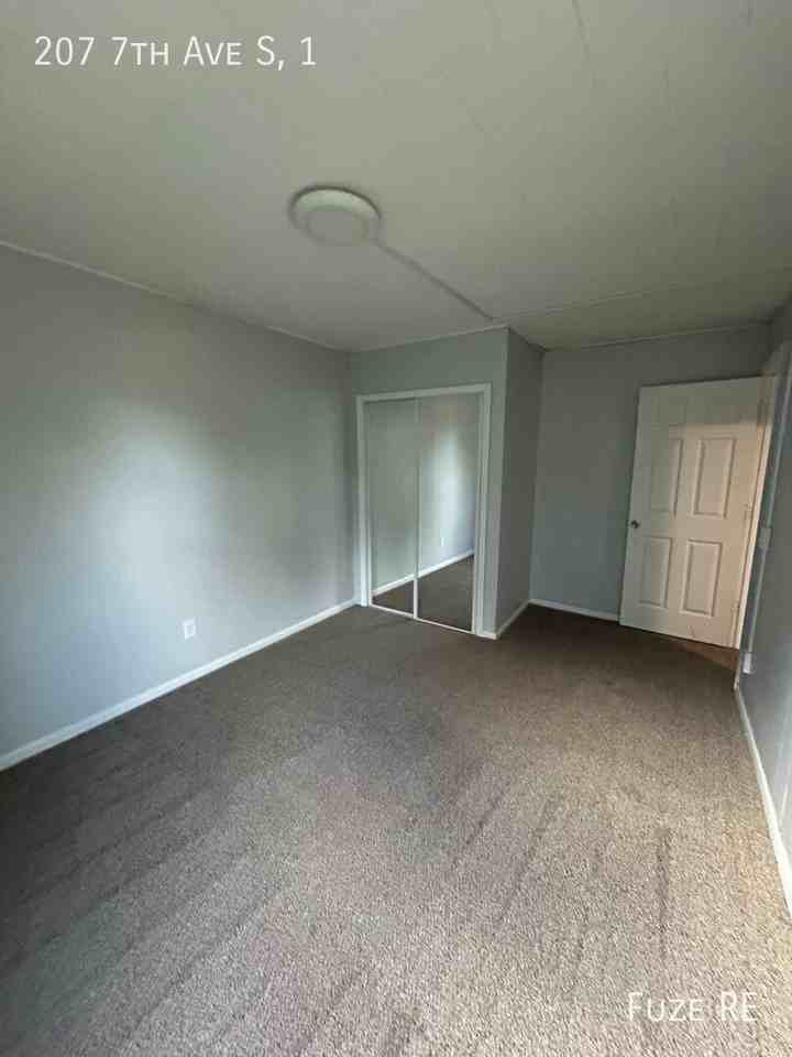 207 7th Ave S ##1 - Photo 4 of 19