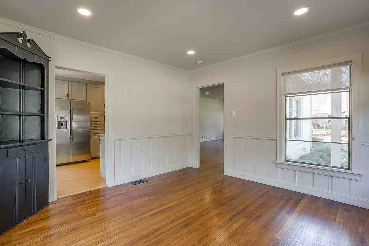 3233 Greene Ave - Photo 5 of 35