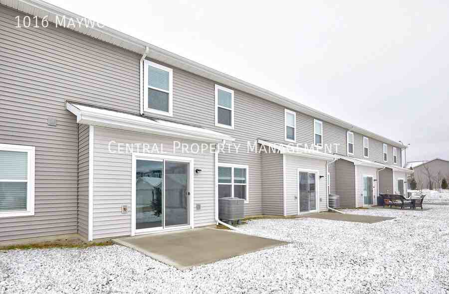 1016 Maywood Ln - Photo 3 of 29