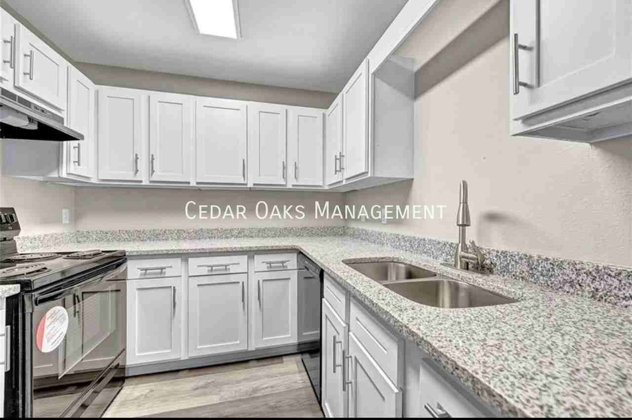4346 W Thrasher Dr - Photo 5 of 35
