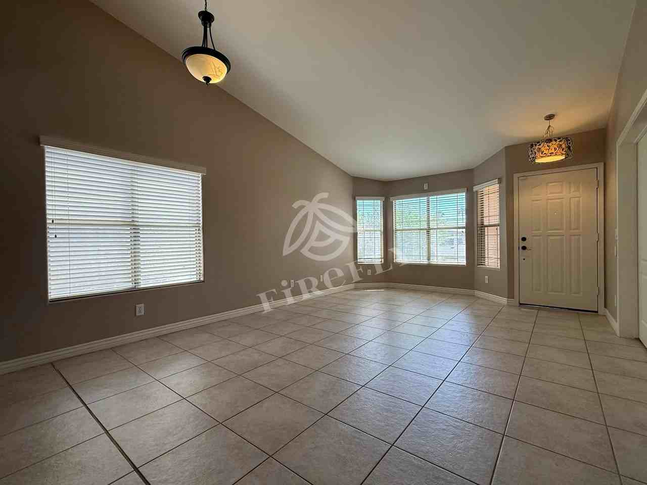 7924 East Onza Avenue - Photo 3 of 20