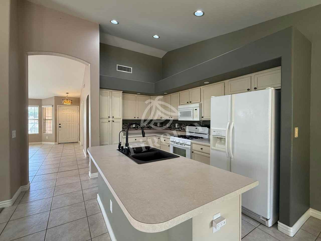 7924 East Onza Avenue - Photo 5 of 20