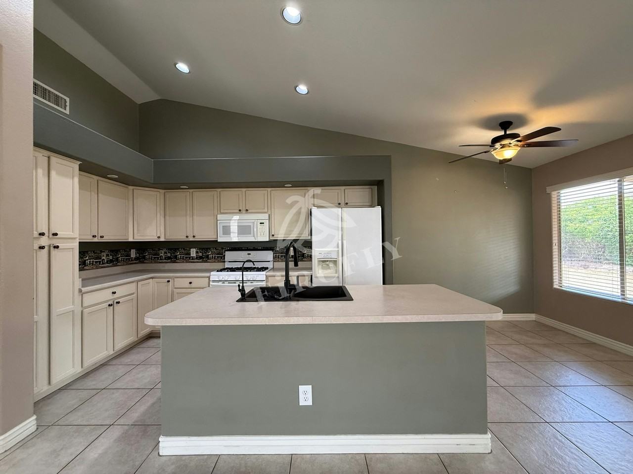 7924 East Onza Avenue - Photo 6 of 20