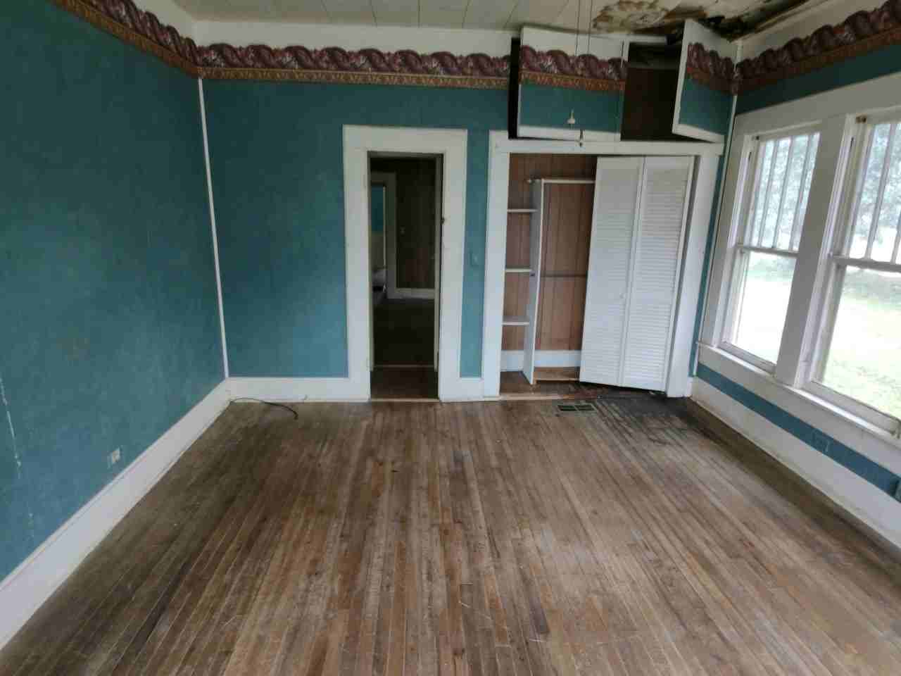 205 Tennessee Avenue - Photo 2 of 19