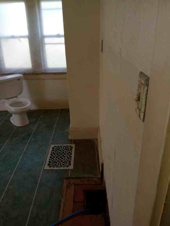 205 5th Street East - Photo 6 of 8
