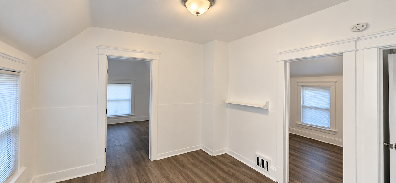 9522 Dunlap Avenue - Photo 2 of 6