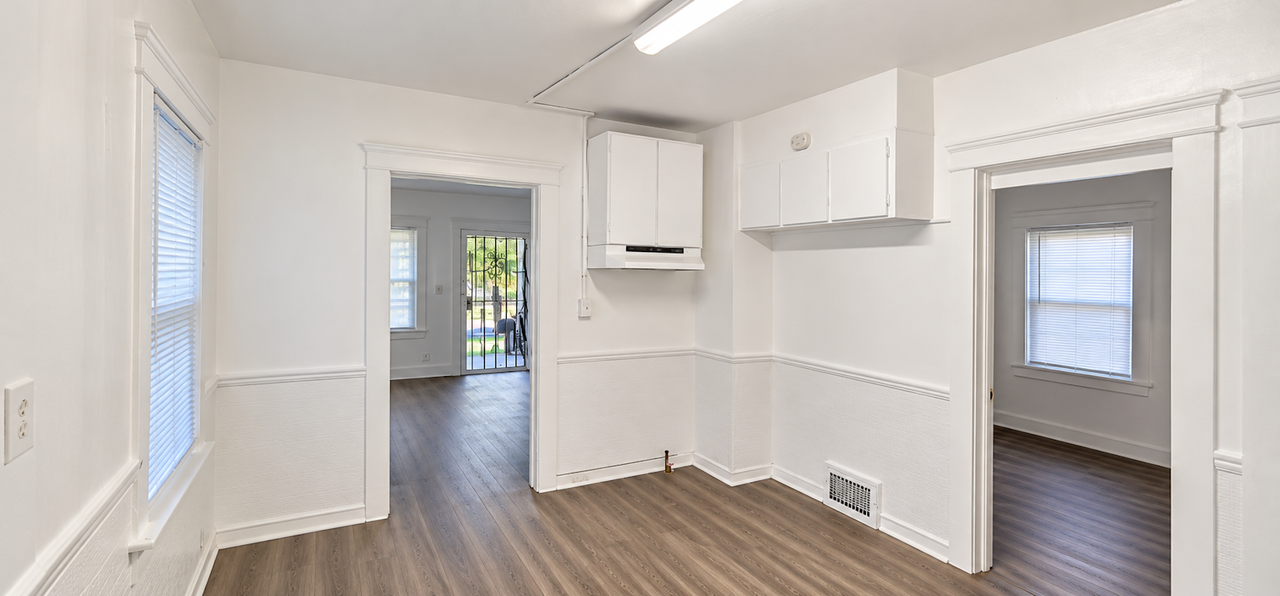 9522 Dunlap Avenue - Photo 5 of 6