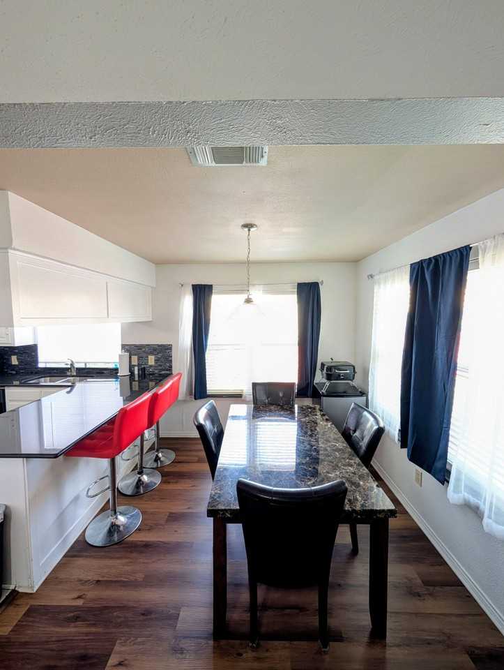 Oak Leaf Dr - Photo 3 of 6