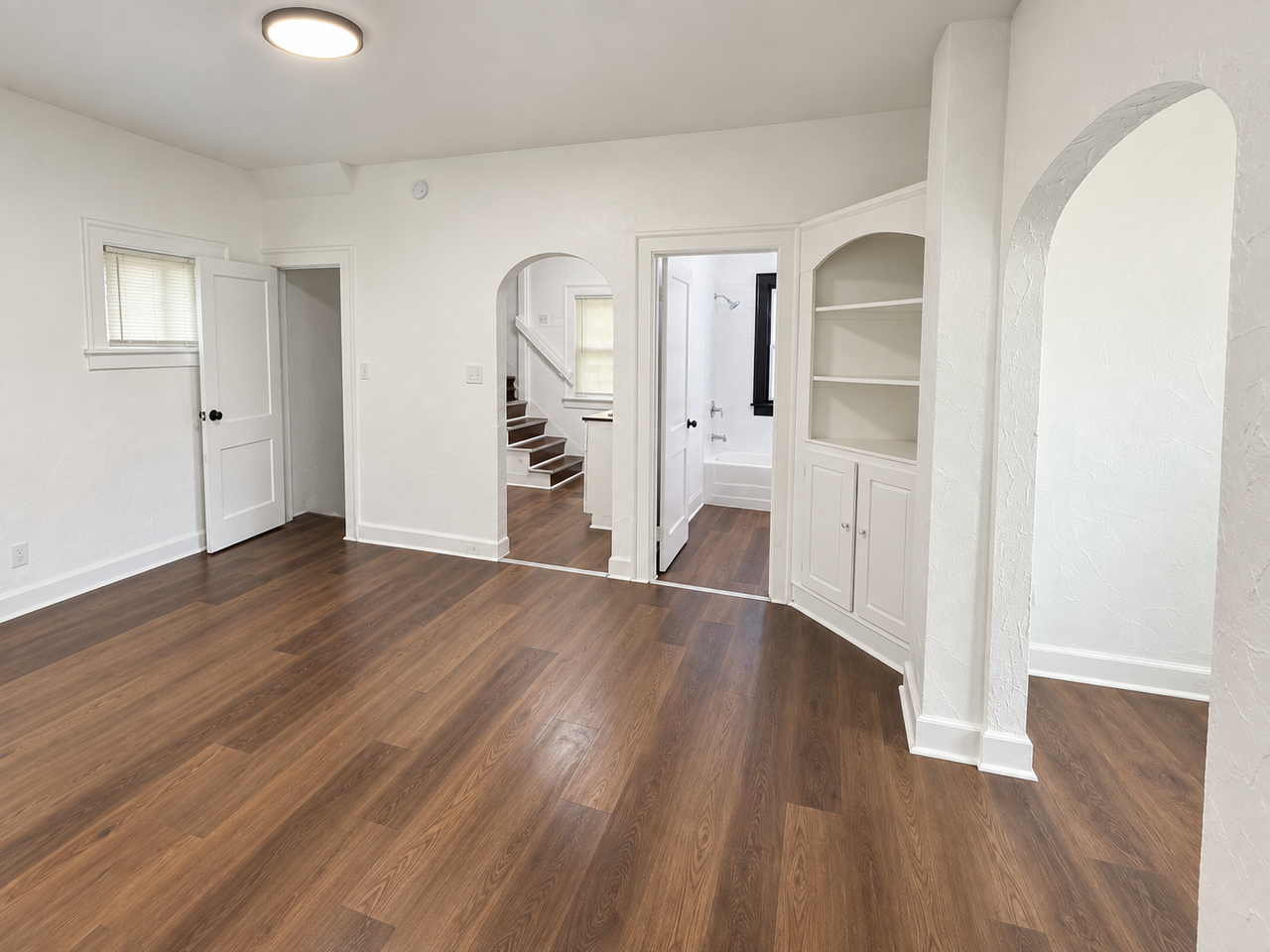 12512 Rexford Avenue - Photo 4 of 5