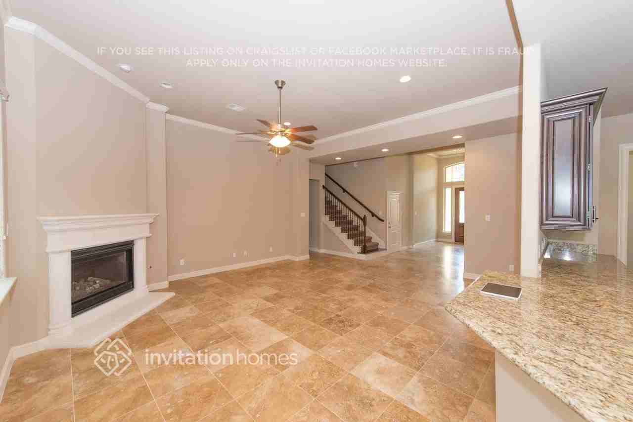 28 Wyndemere Dr - Photo 2 of 19