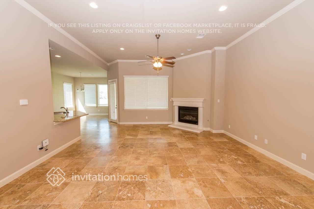 28 Wyndemere Dr - Photo 3 of 19