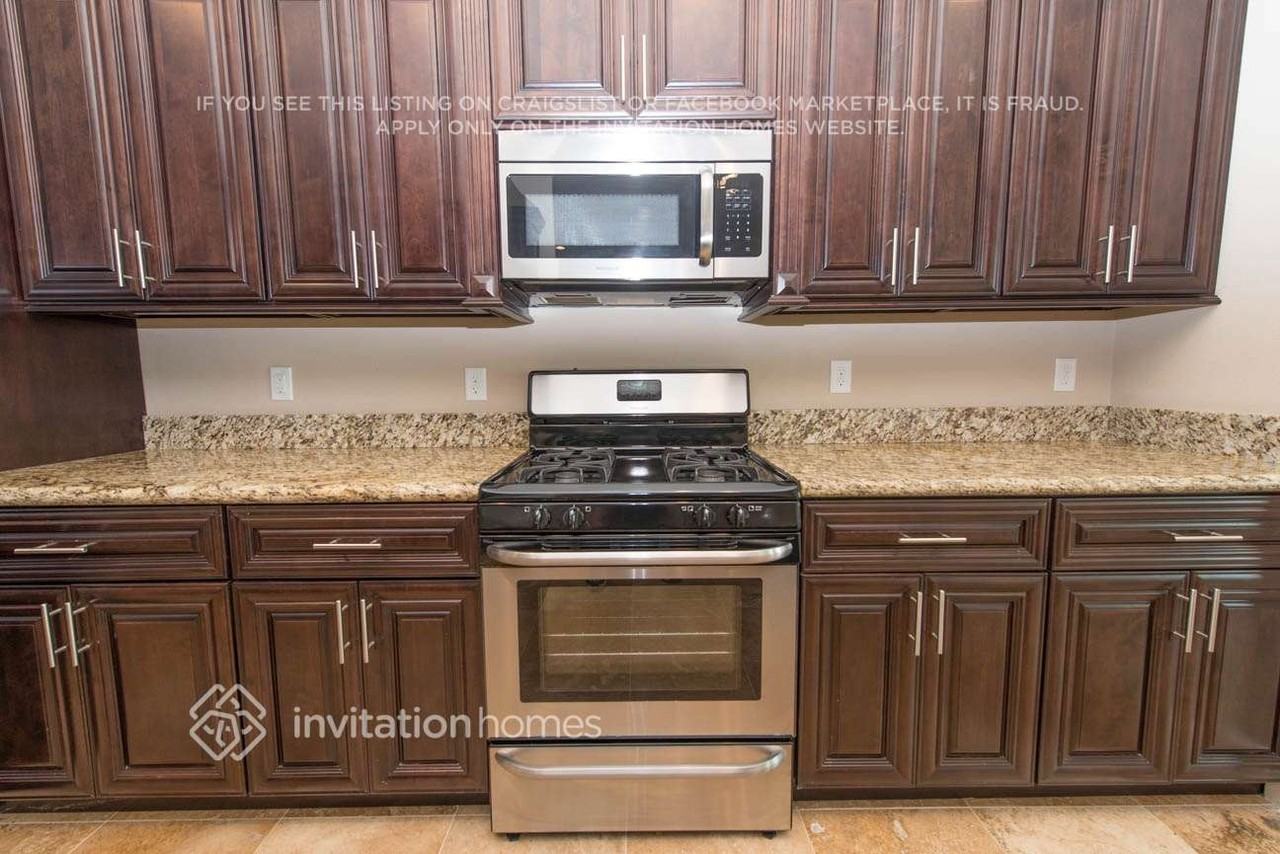 28 Wyndemere Dr - Photo 7 of 19