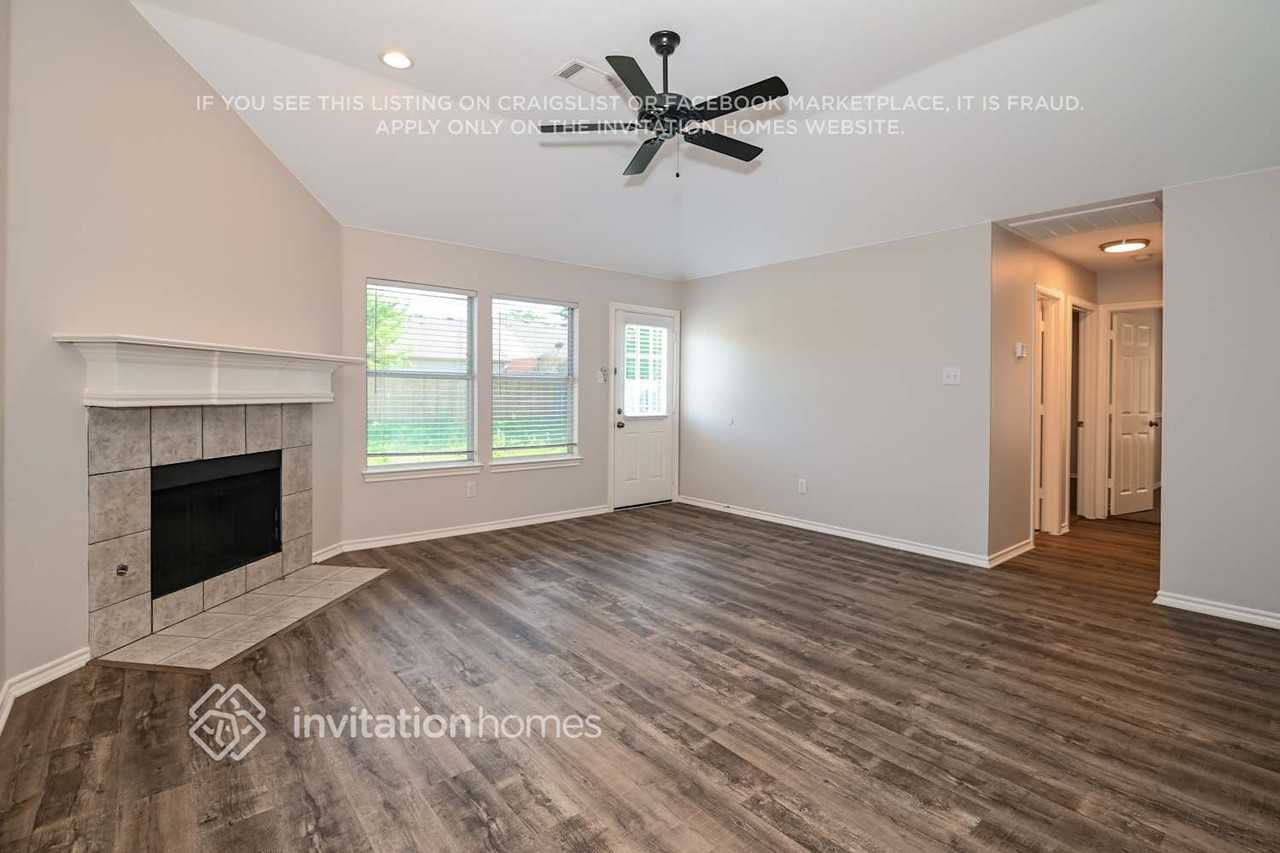 1003 Kelsey Ct - Photo 3 of 16