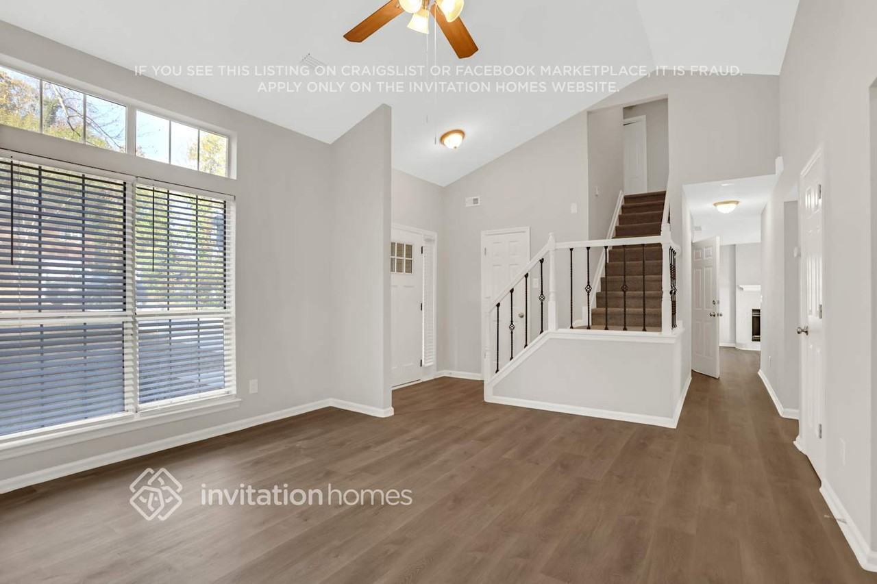 2771 Treehouse Ln - Photo 4 of 21