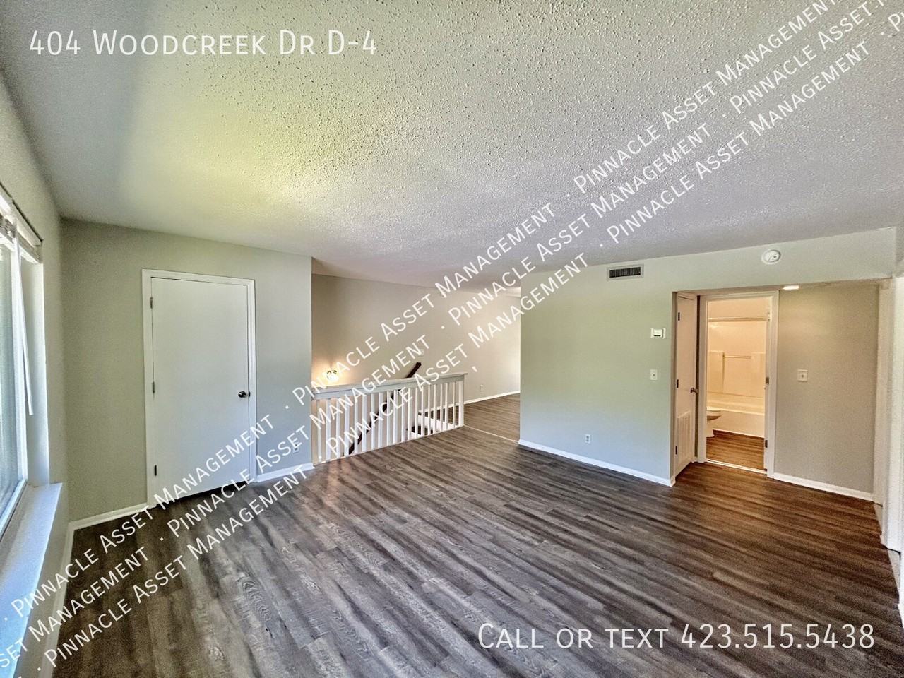 404 Woodcreek Dr - Photo 4 of 12