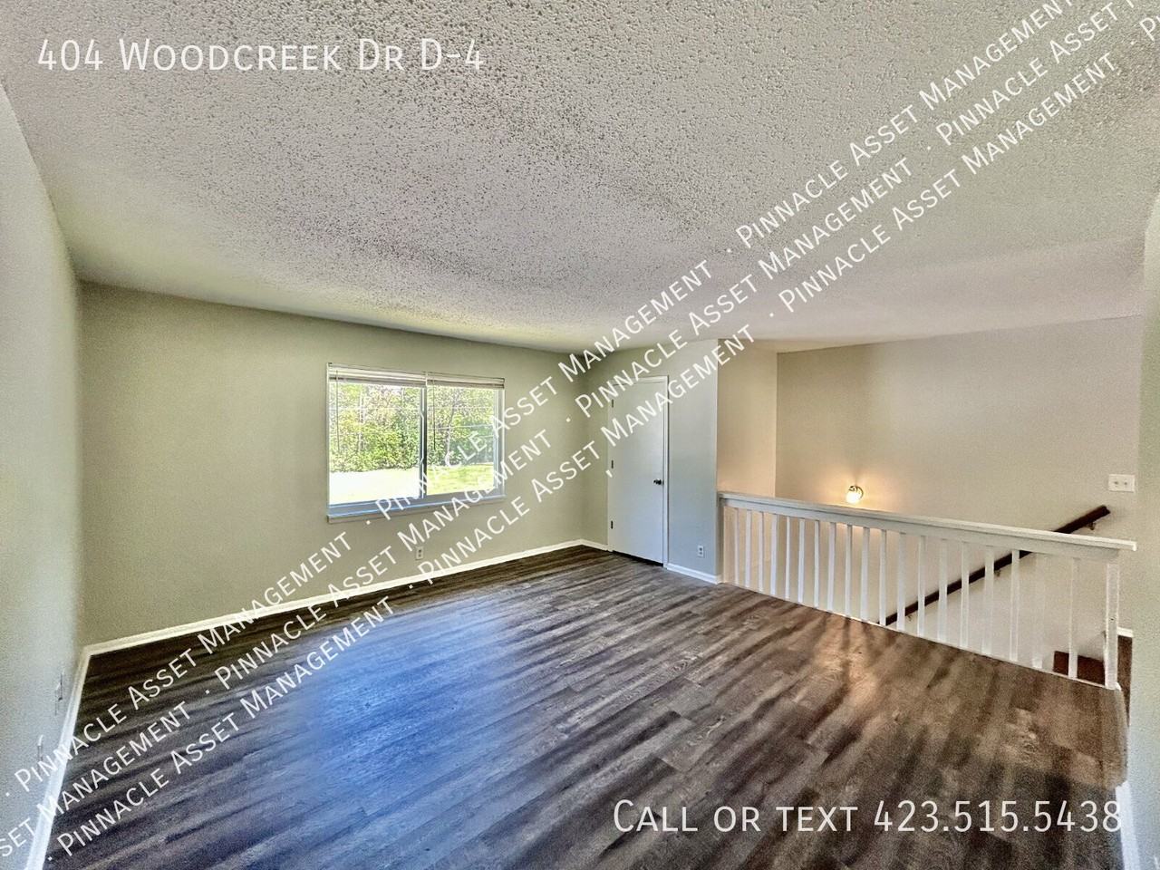 404 Woodcreek Dr - Photo 5 of 12