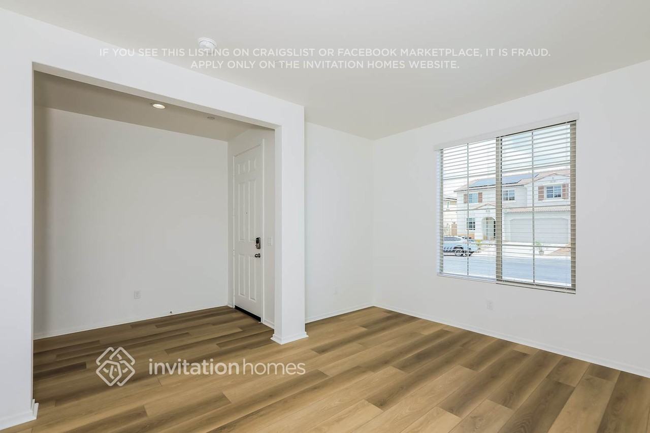 27217 Sands Dr - Photo 4 of 20