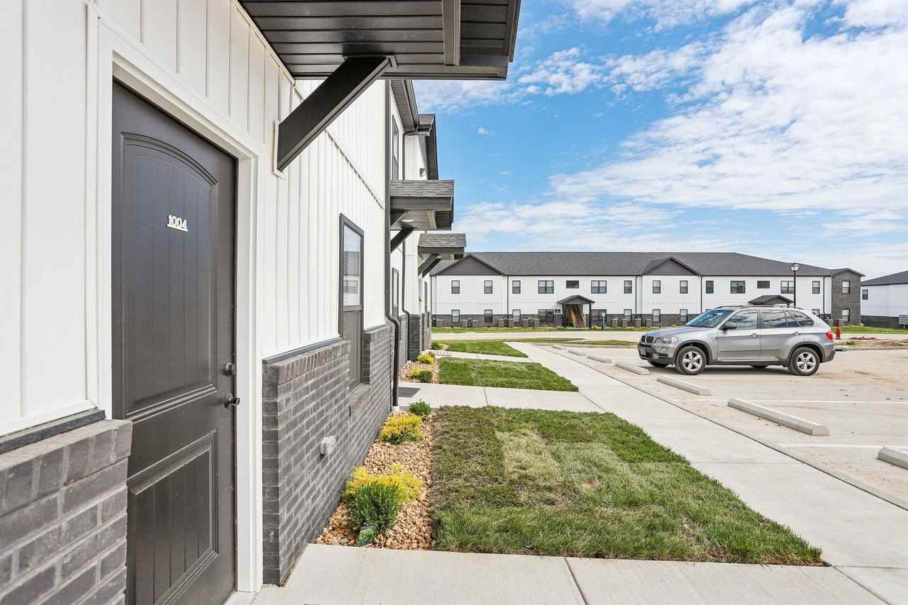 1603 Parkview Dr #1603 - Photo 2 of 50