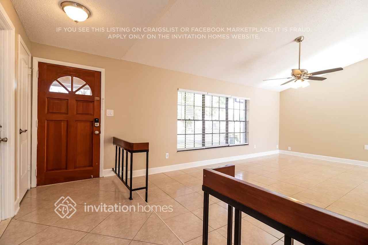 2821 Buccaneer Dr - Photo 4 of 20