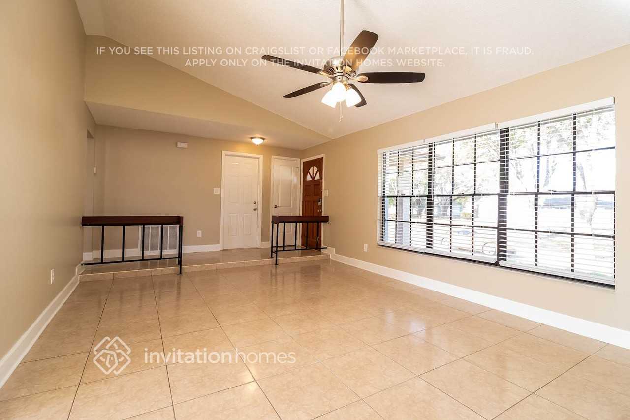 2821 Buccaneer Dr - Photo 5 of 20