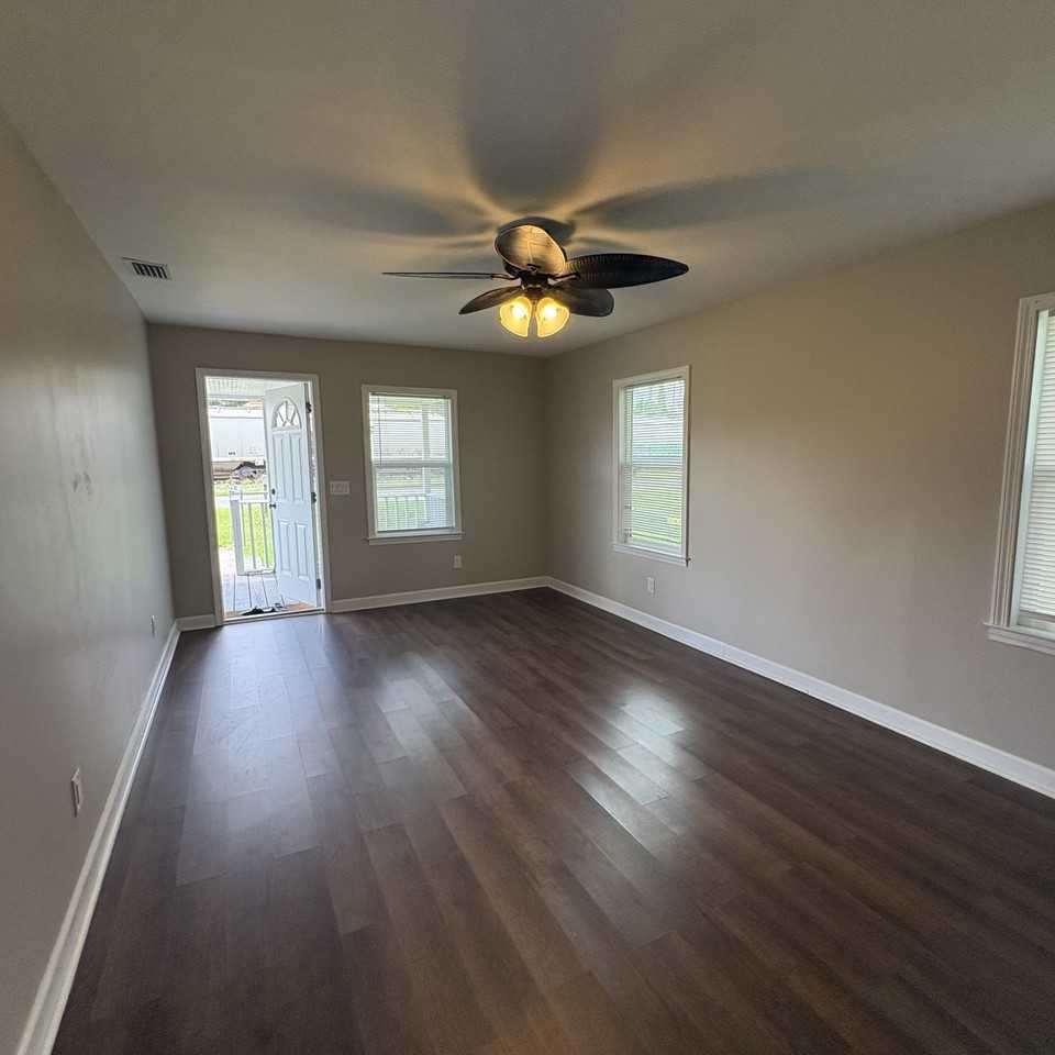 4202 Whitlock St - Photo 5 of 12