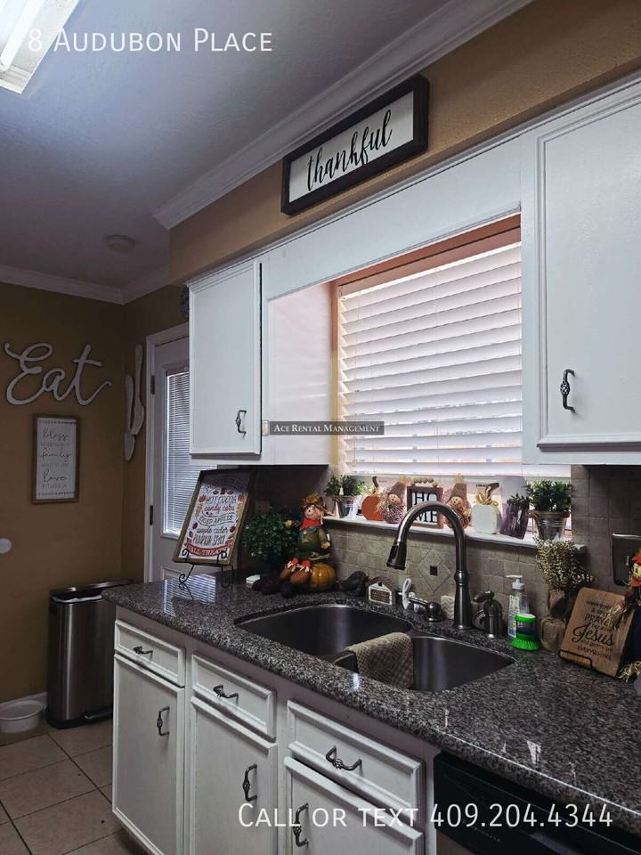 8 Audubon Pl - Photo 3 of 18
