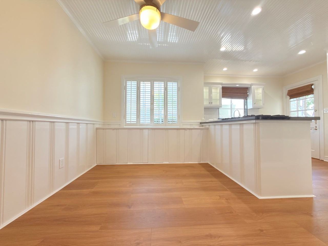 12552 Oxnard St #B - Photo 5 of 33