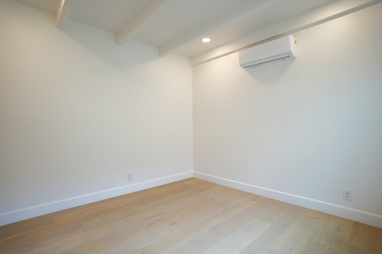2135 N Lincoln St Apt B - Photo 6 of 14
